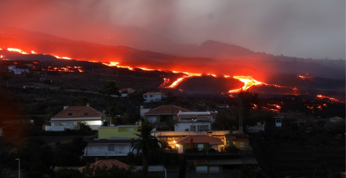 Powerful Earthquake Strikes La Palma Amid Devastating Lava Flow