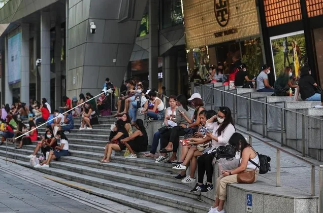 Singapore’s Approach to COVID-19 Resilience Faces Omicron Challenge