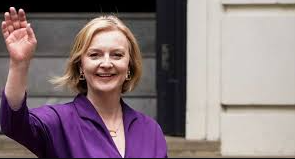 Liz Truss Urges Continued Support for Ukraine, Warns Against Conceding Territory to Russia