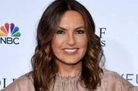 Mariska Hargitay Playfully Requests Photographers to Focus on Her Necklace at Glamour Event